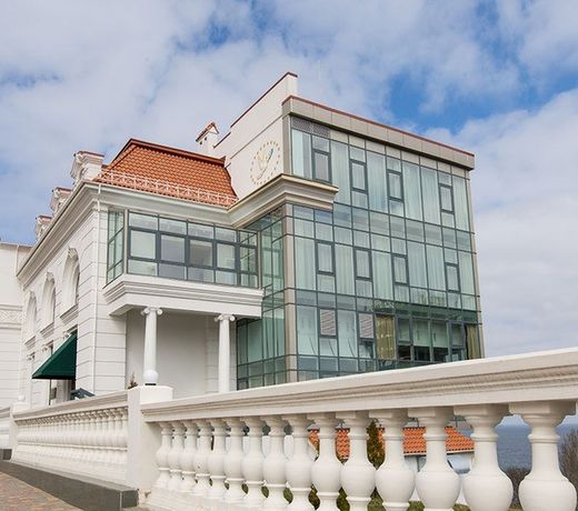 KADORR Hotel Resort & Spa