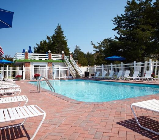 Breezeway Resort