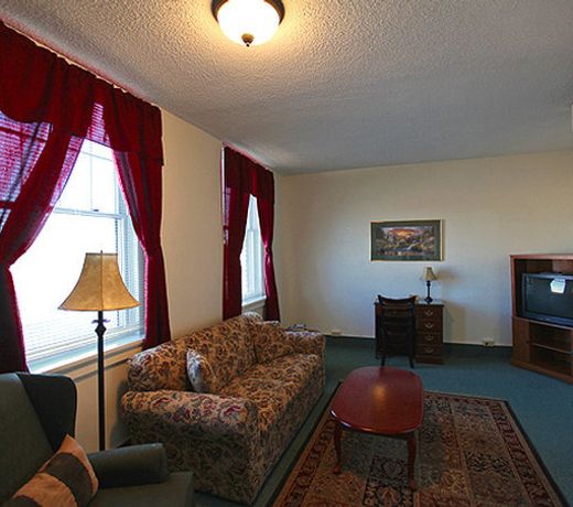 Arrow Hotel