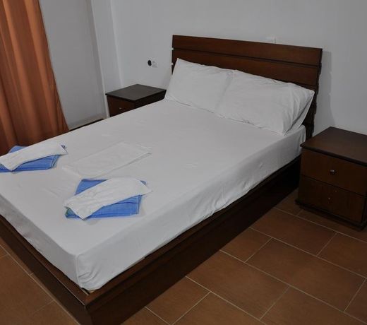 Apart-Hotel Llazari