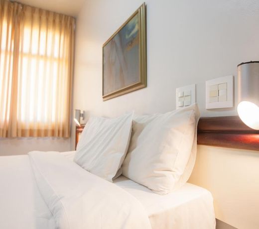Lessa Hotel