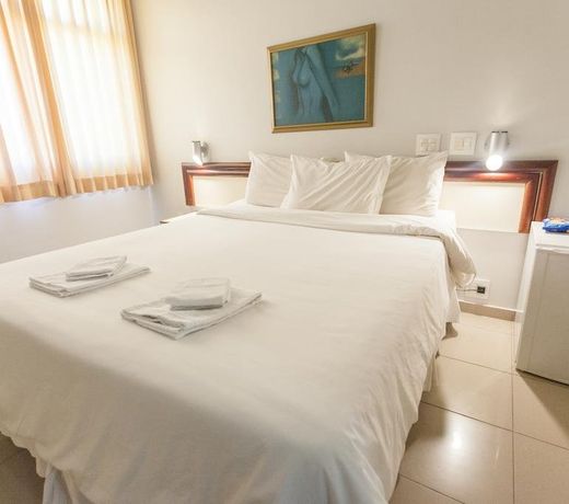 Lessa Hotel