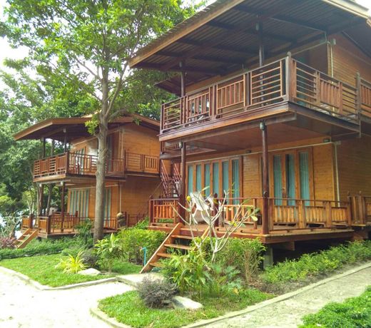 Longbay Lipe