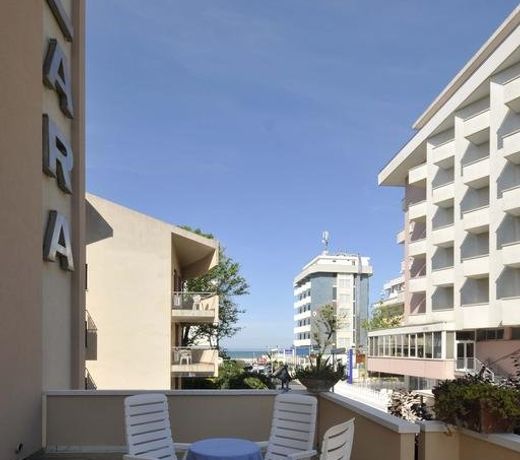 Hotel Clara