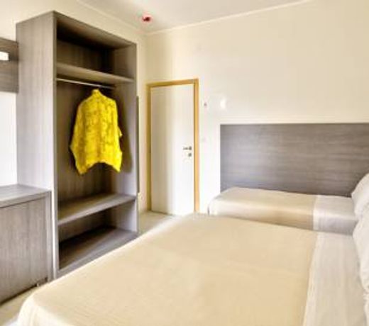 Hotel Clara