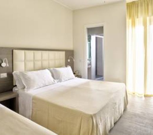 Hotel Clara