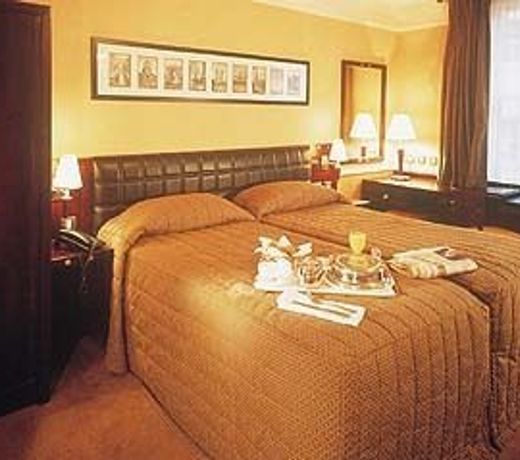 PARAMOUNT HOTEL
