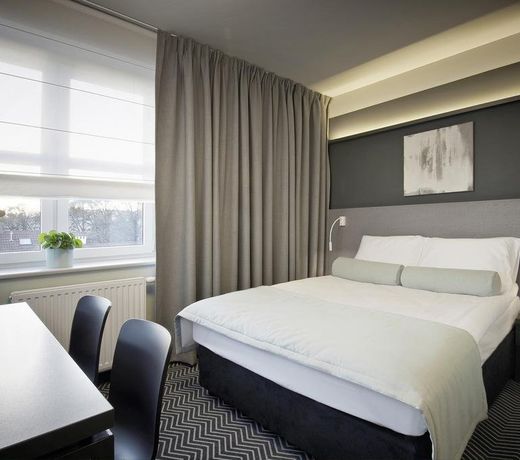 So Stay Hotel