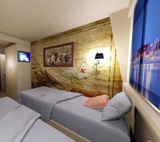 Compass River City Botel