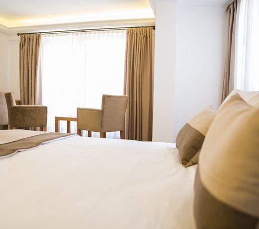 City Hotel