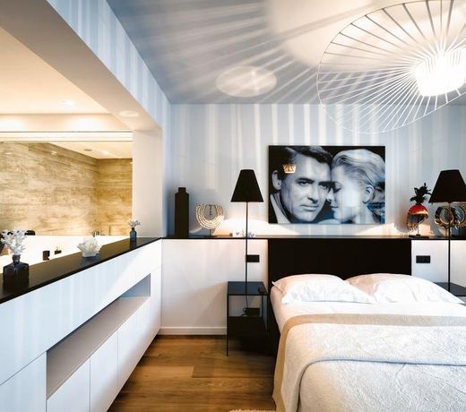 Charles Home - Grand Place Aparthotel