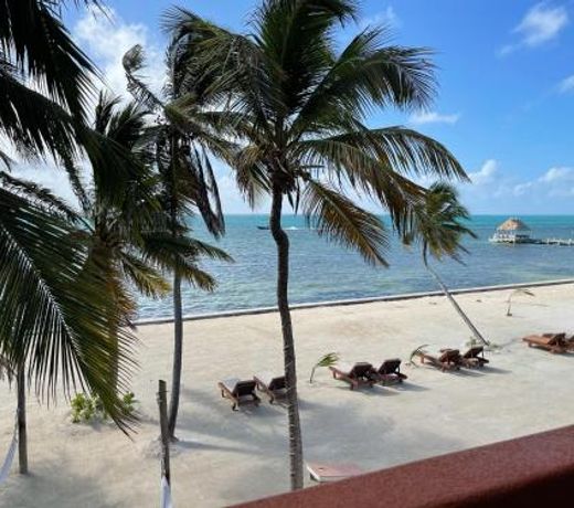 Lighthouse Beach Villas