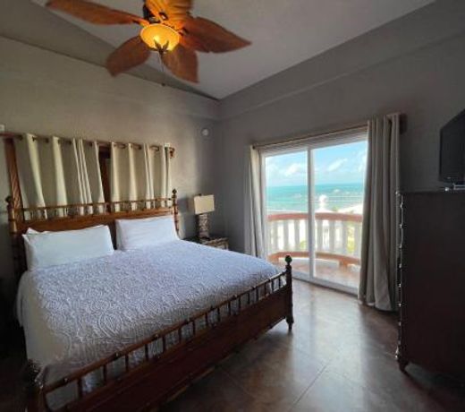 Lighthouse Beach Villas