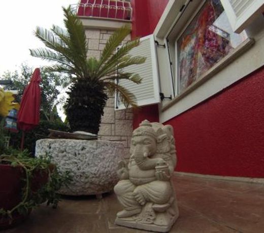 Guesthouse Ava