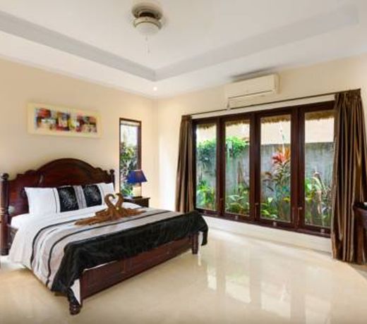 Coconuts Villa Balangan Beach