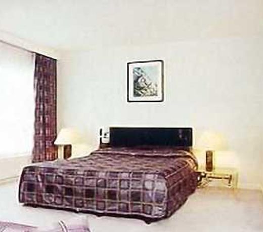 Vintage Holiday Home in Couvin near River