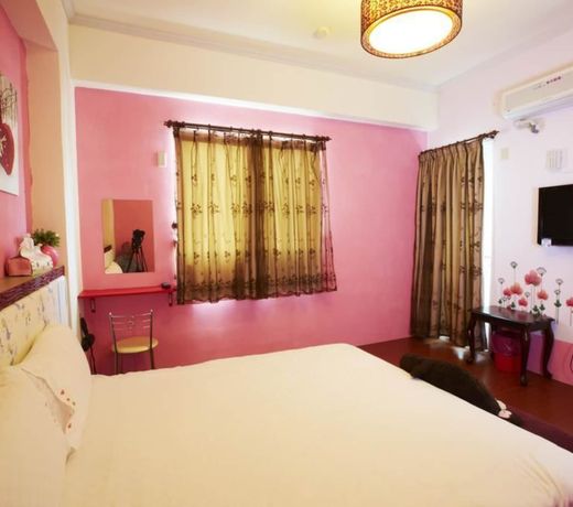 Strawberry Milk B&B