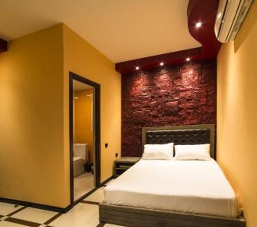 Voyage Hotel