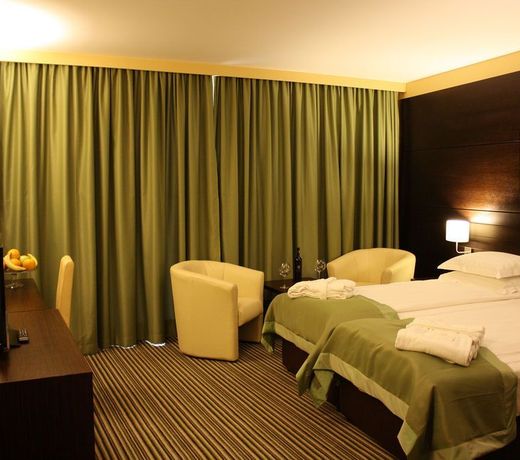 Best Western Plus Olives City Hotel - Free Parking