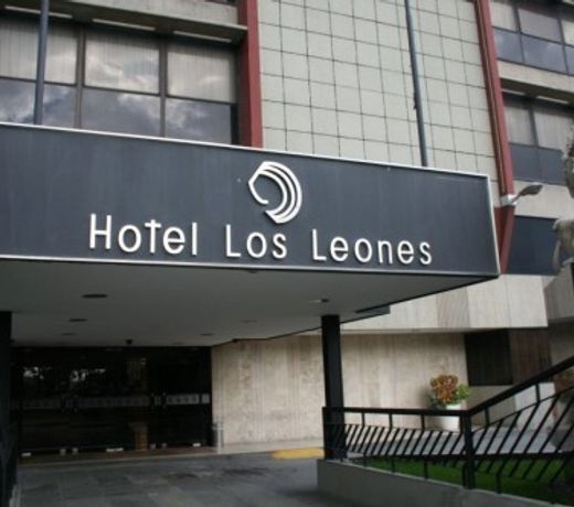 LOS LEONES
