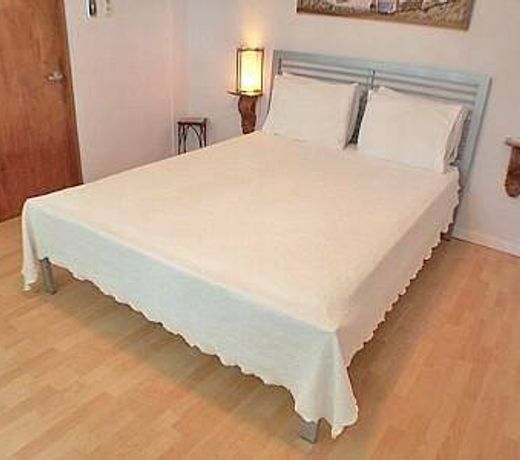 SUITES AT 413