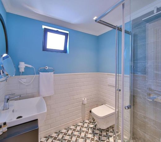Lale Hotel