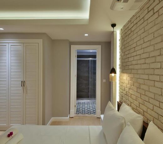 Lale Hotel