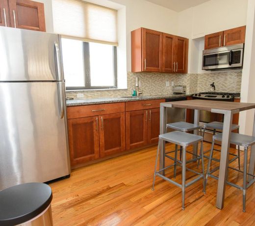 LOWER EAST SIDE 3 BEDROOM