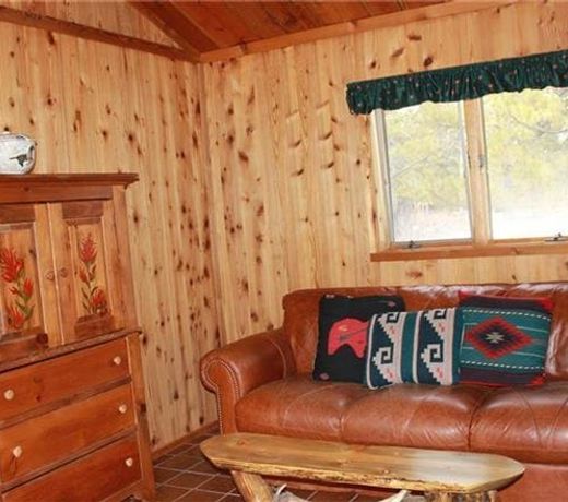 Lake Creek Cabin