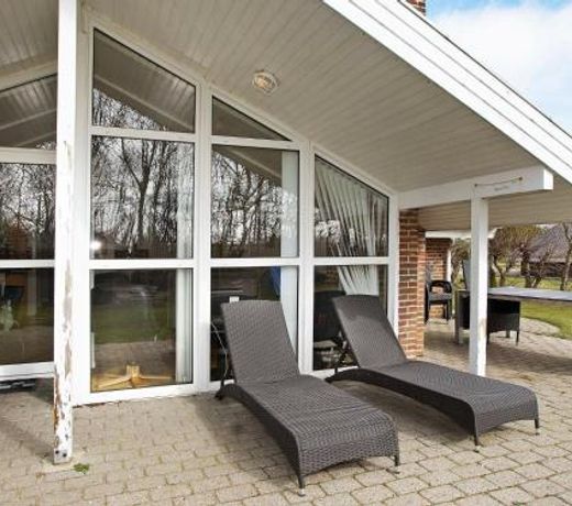 8 person holiday home in Hemmet