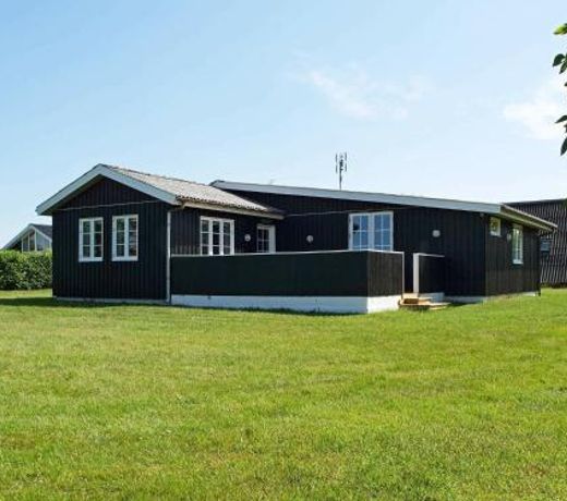 8 person holiday home in Hemmet