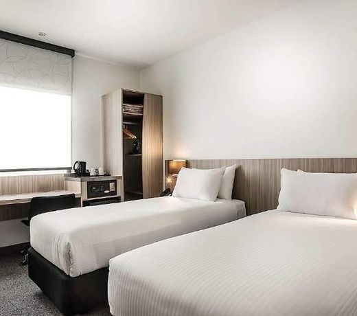 Ibis Mackay