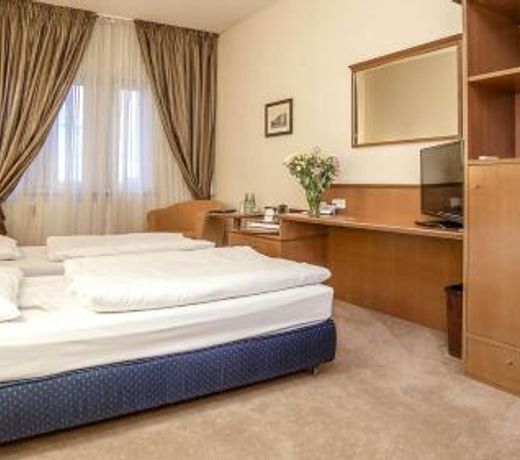 Hotel Sofia by The Railway Station Wroclaw