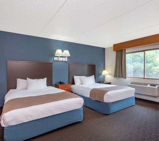 AmericInn by Wyndham Green Bay West