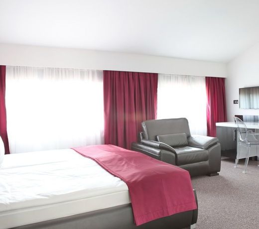 Nova City Garni Hotel Signature Collection