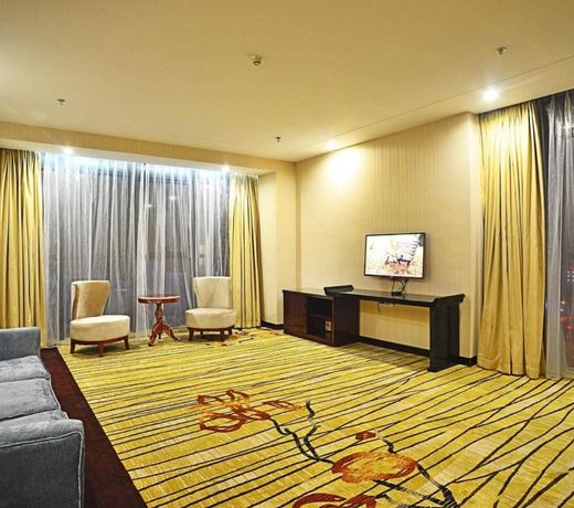 Liang Fan Holiday Inn