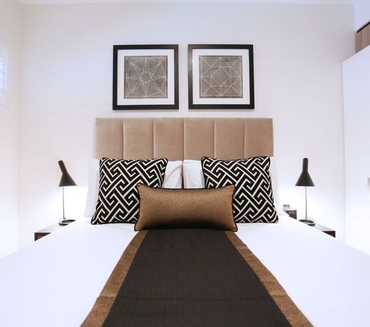 Alex Perry Hotel & Apartments