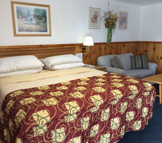 Saddle & Surrey Motel