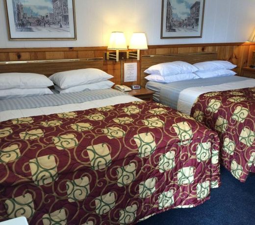 Saddle & Surrey Motel