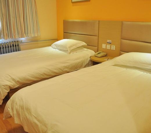 Yinzuo Jiayi Hotel (Weifang Beihai Road Fuhua Park)