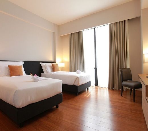 Privato Quezon City - Multiple Use Hotel