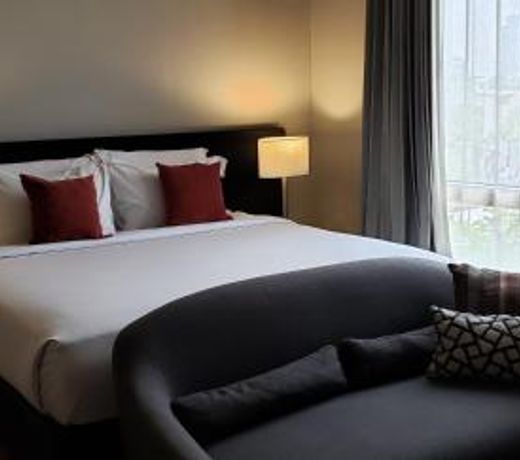 Privato Quezon City - Multiple Use Hotel