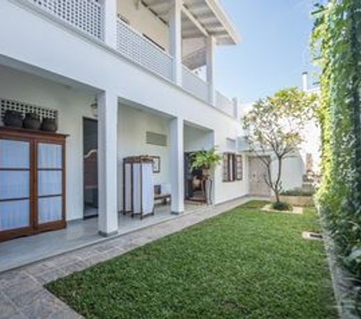 42 Lighthouse Street