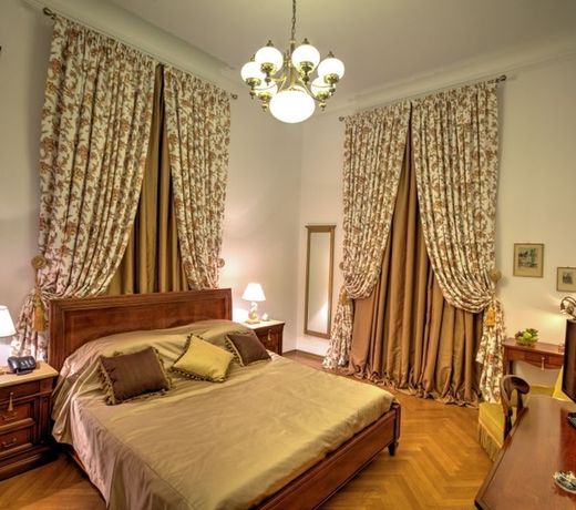 Grand Boutique Hotel