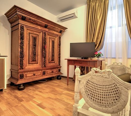 Grand Boutique Hotel