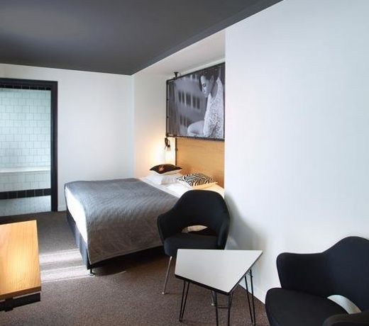 Zoom Hotel