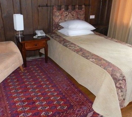 Country hotel Gladenkaya