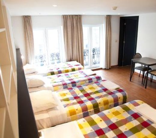 Hotel Barry
