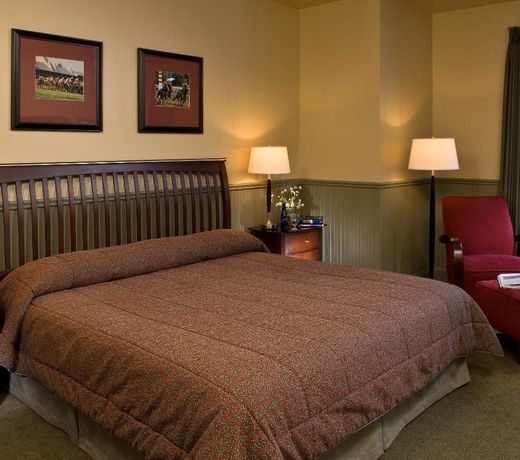 Longfellows Inn And Restaurant