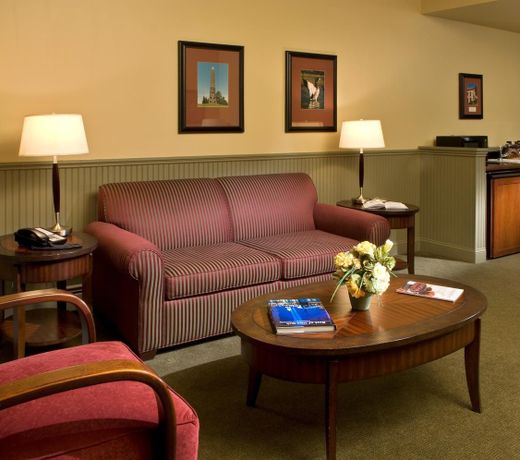 Longfellows Inn And Restaurant